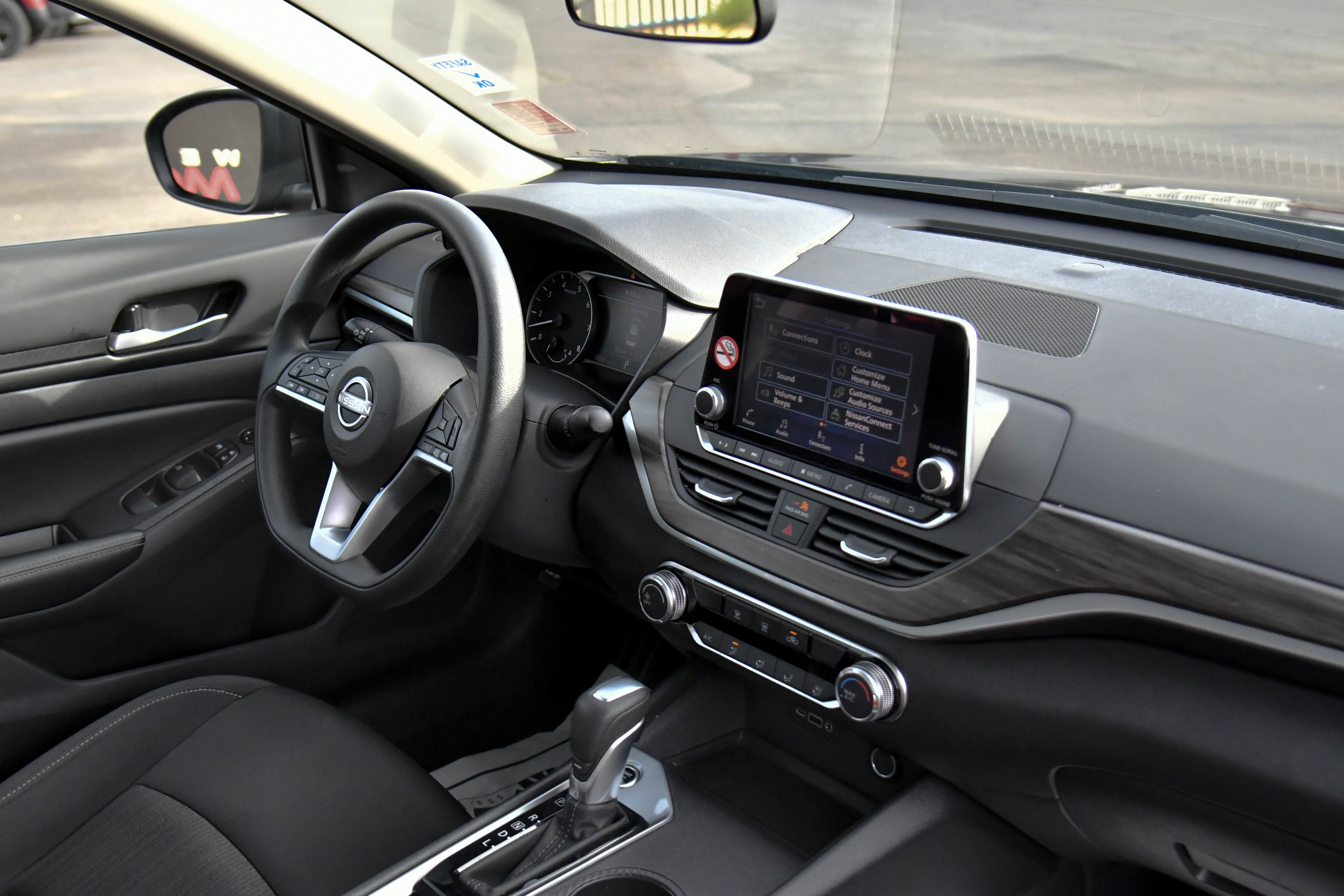 Used 2025 Nissan Altima 2.5 SV image 38