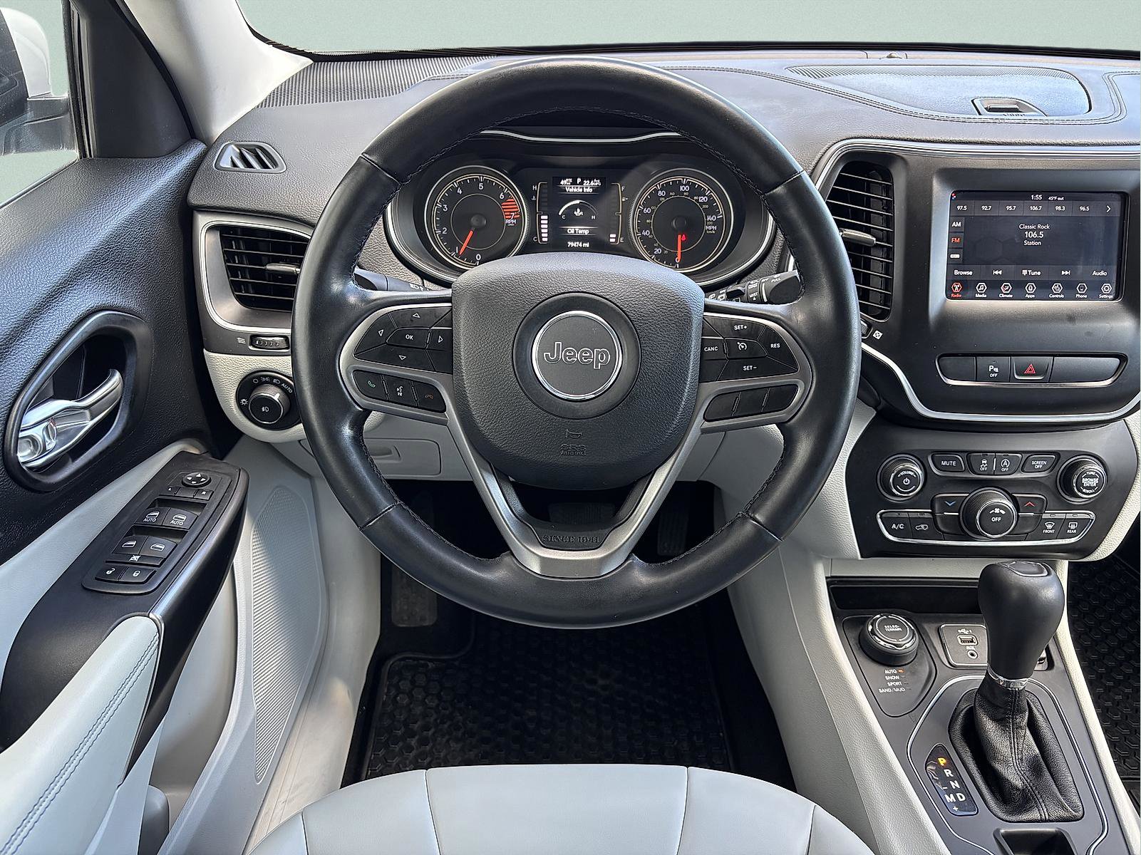 Used 2020 Jeep Cherokee Latitude Plus w/ Cold Weather Group AWD/4WD image 30