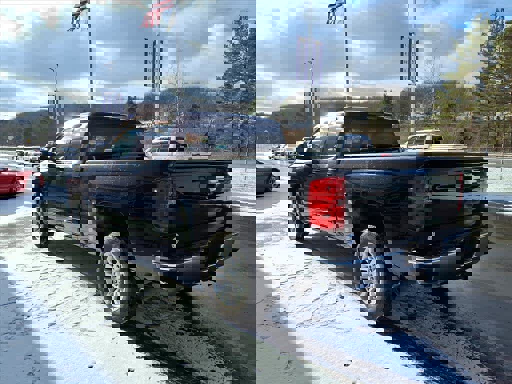 Used 2018 Chevrolet Silverado 1500 LT w/ All Star Edition image 4