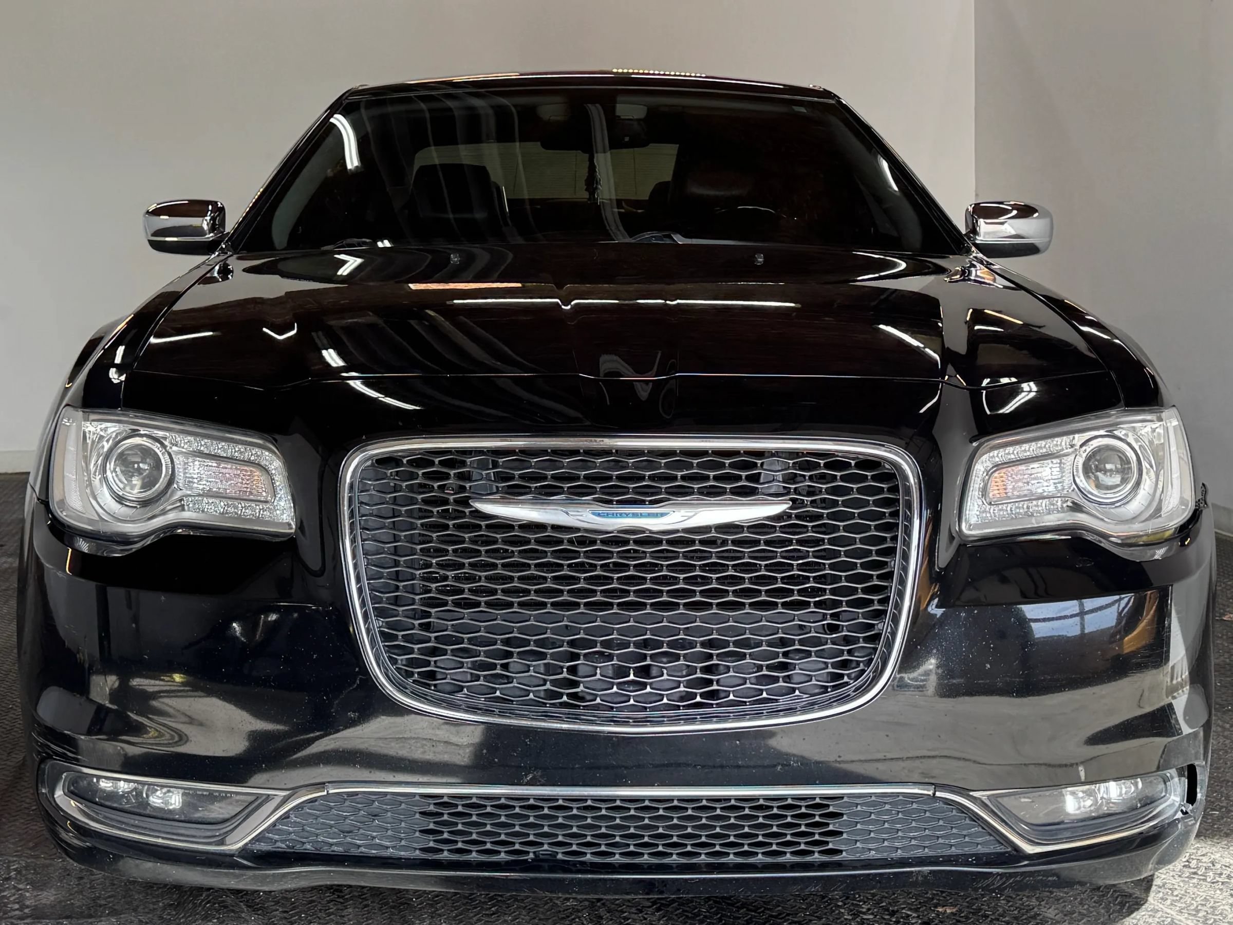 Used 2016 Chrysler 300 C AWD/4WD image 3