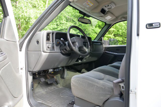 Used 2004 Chevrolet Silverado 2500 LS RWD image 18