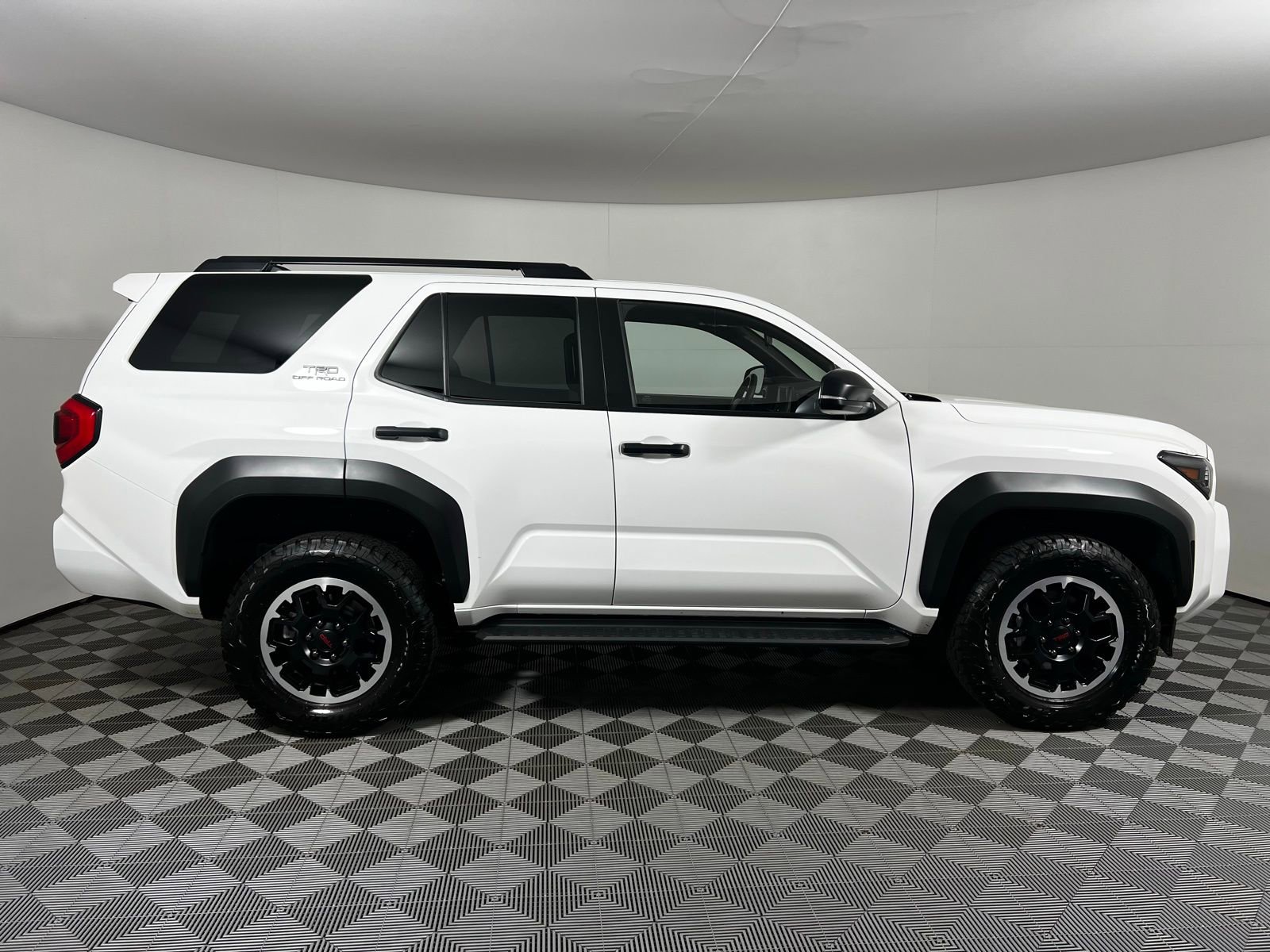 Certified 2025 Toyota 4Runner TRD Off-Road image 4