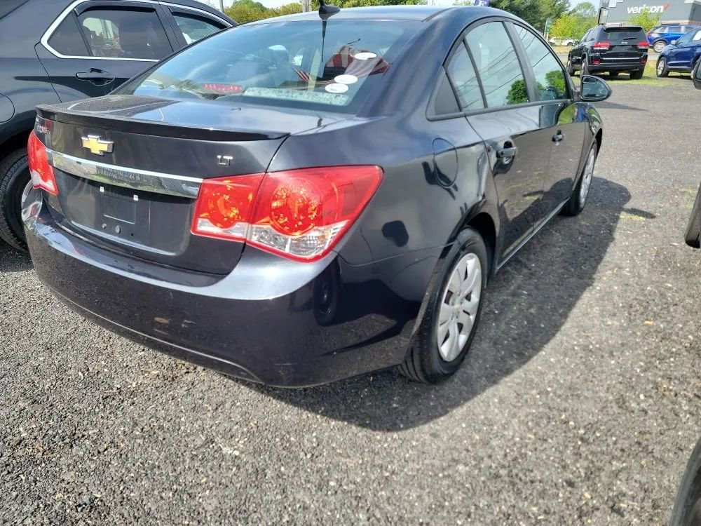 Used 2014 Chevrolet Cruze LS FWD image 3