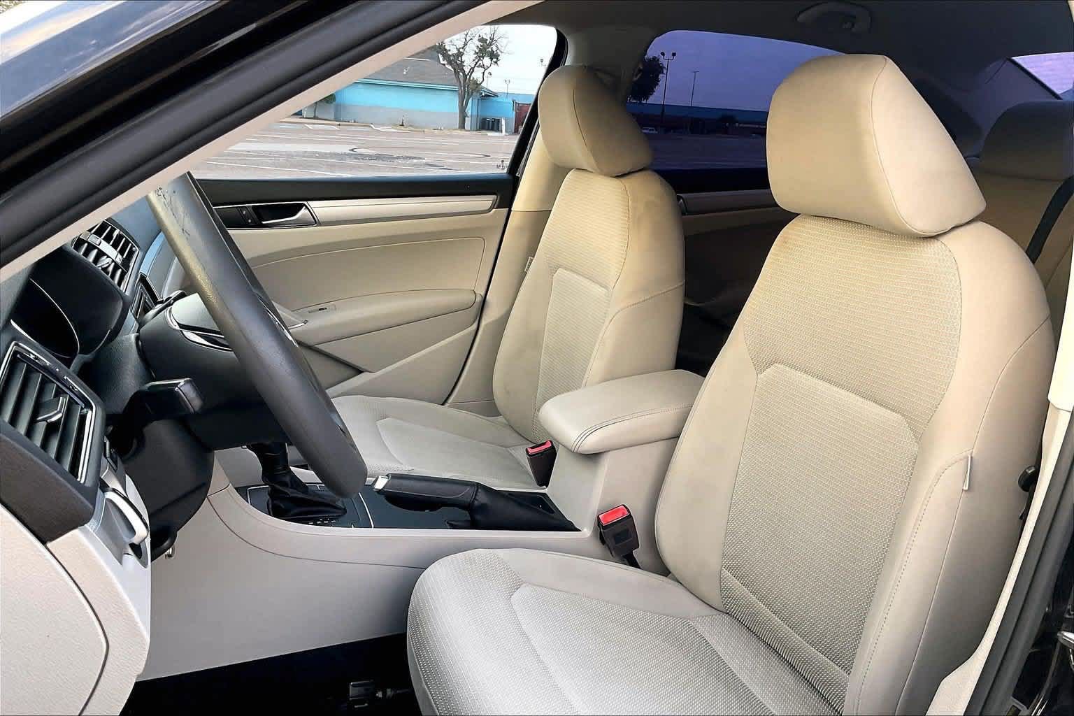 Used 2018 Volkswagen Passat 2.0T S w/ Driver Assistance Package FWD image 10