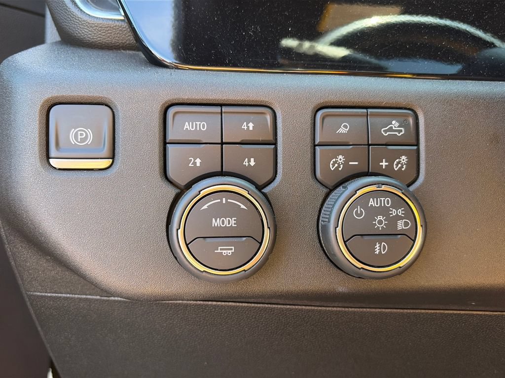 Used 2024 Chevrolet Silverado 3500 High Country AWD/4WD image 20