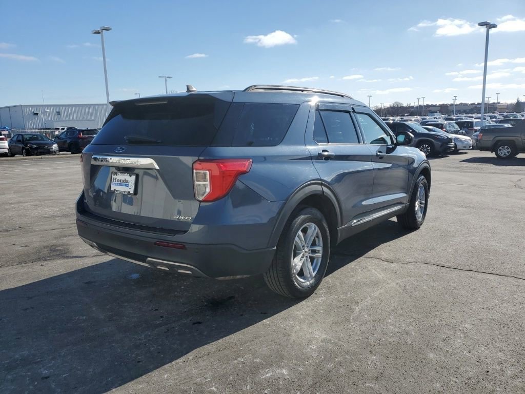 Used 2021 Ford Explorer XLT w/ Equipment Group 202A image 7