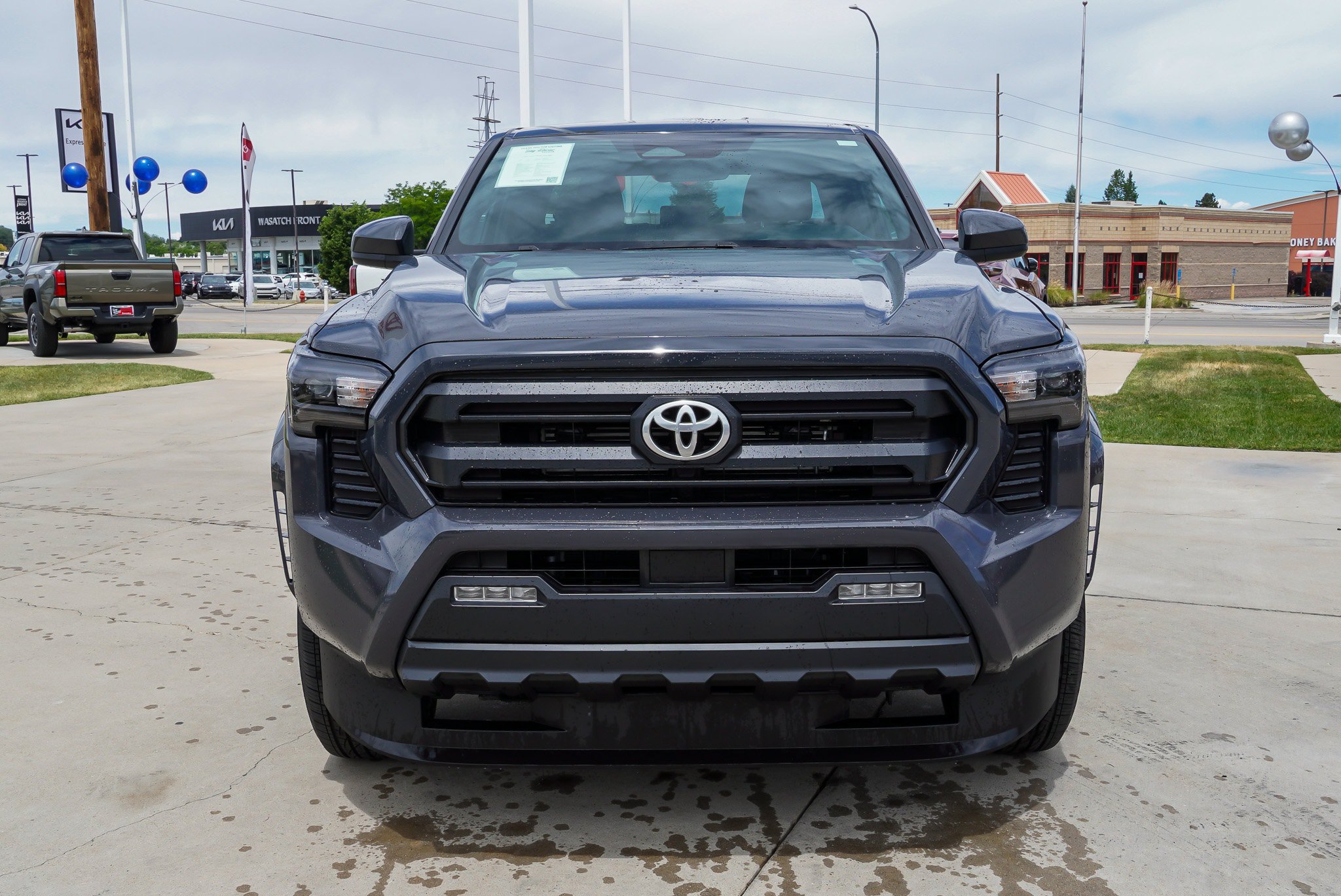 Certified 2025 Toyota Tacoma SR5 AWD/4WD image 3