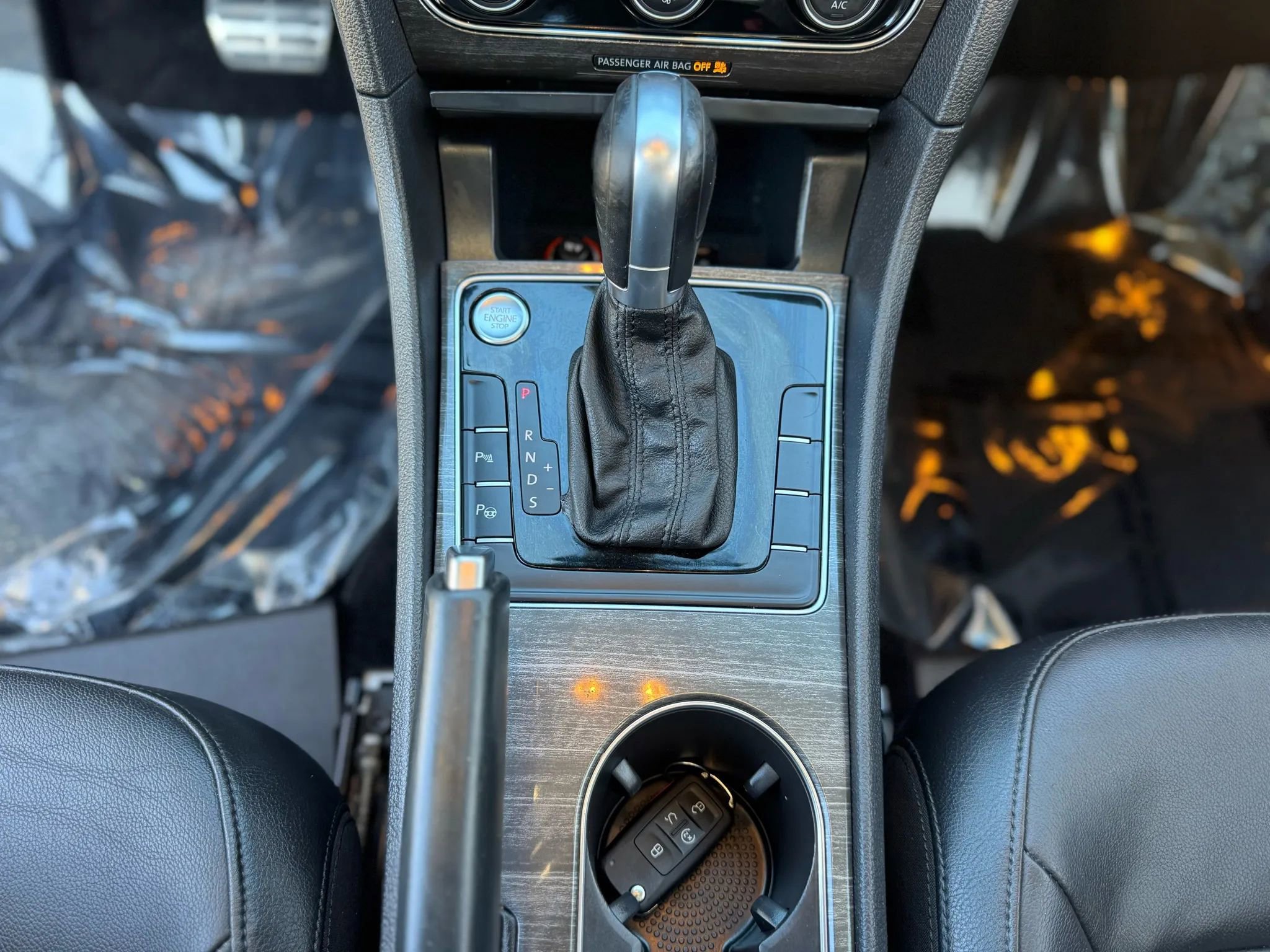 Used 2018 Volkswagen Passat 2.0T SEL Premium image 20