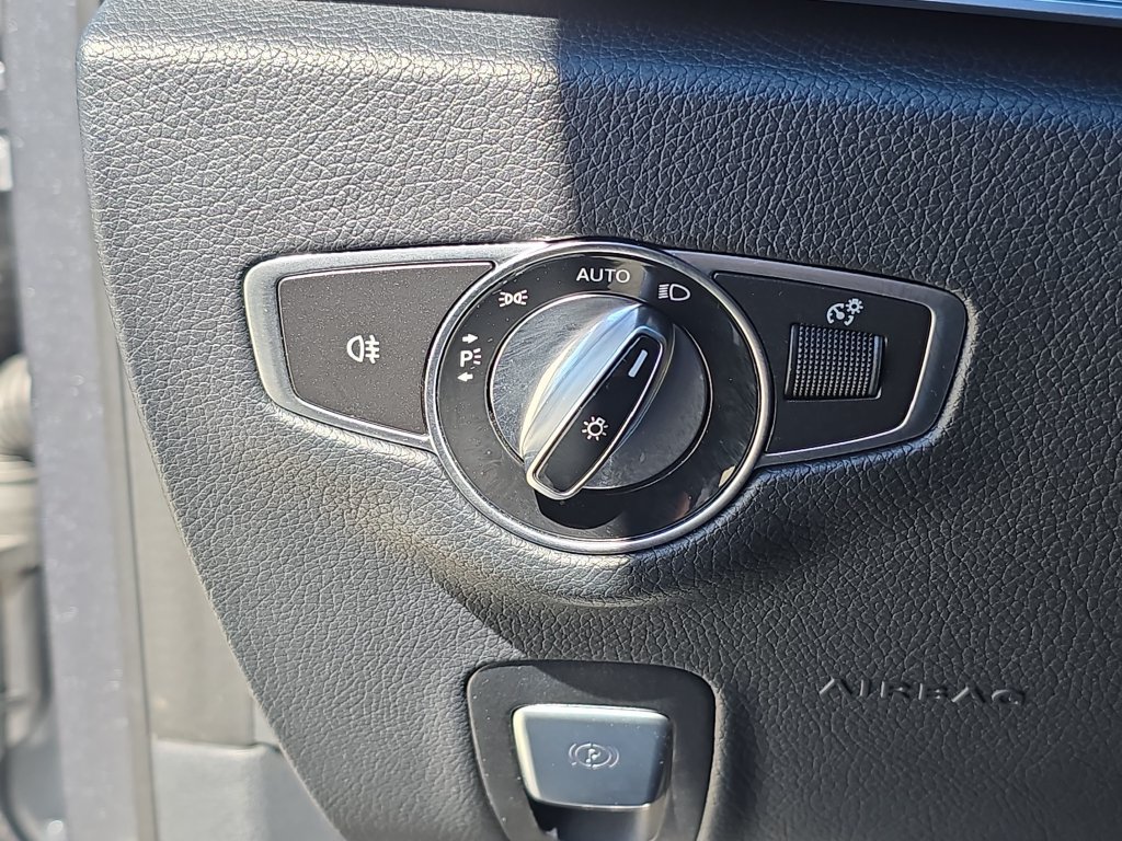 Used 2020 Mercedes-Benz E 350 Sedan image 29