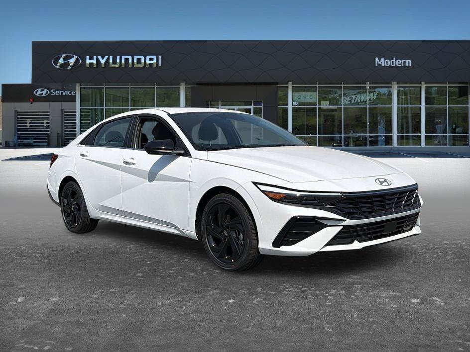 New 2026 Hyundai Elantra SEL Sport FWD image 2