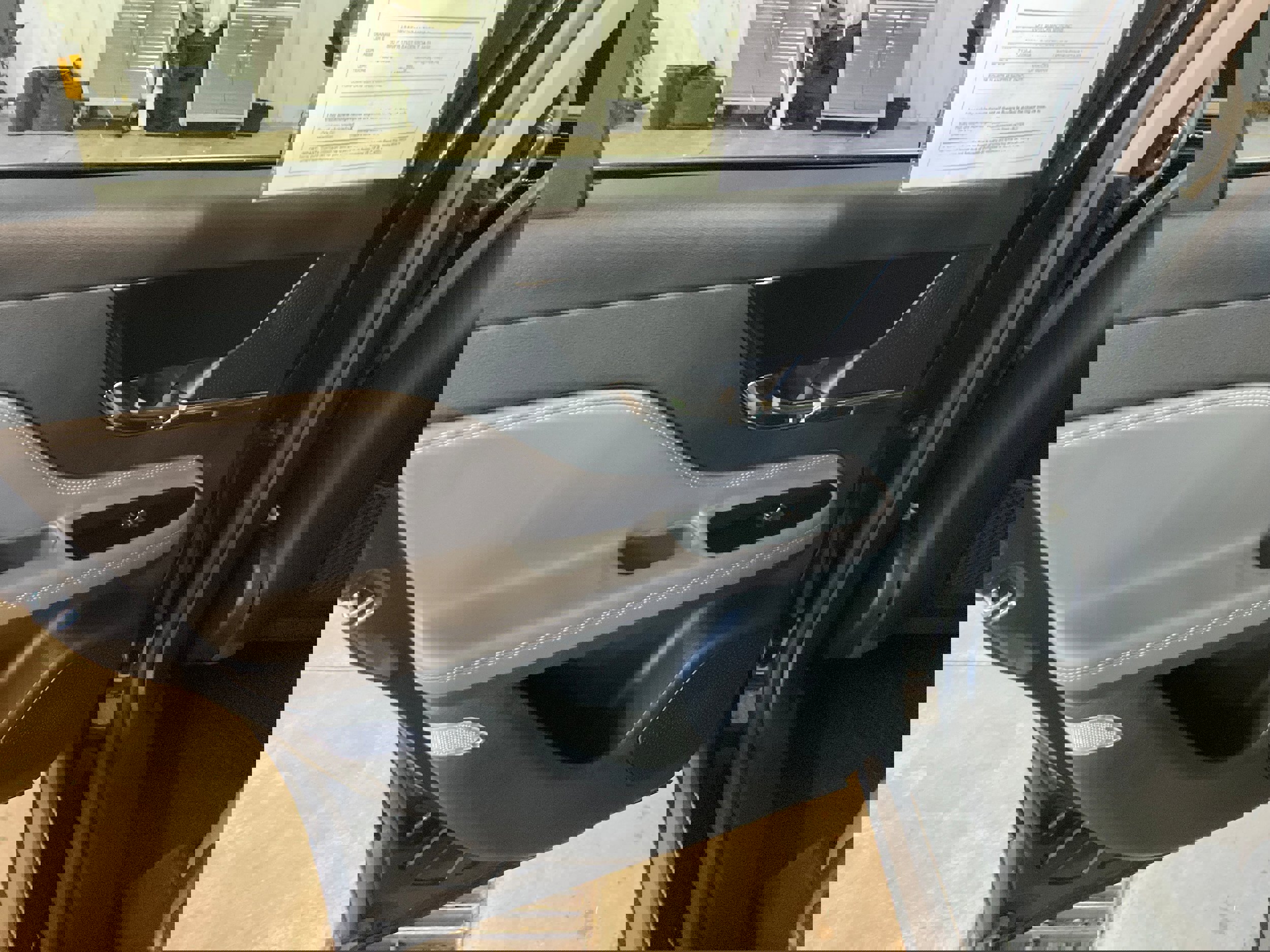 Used 2025 Lincoln Corsair AWD w/ Equipment Group 101A image 18