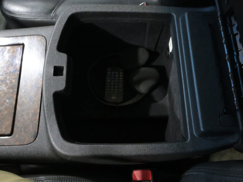 Used 2011 GMC Yukon Denali image 31