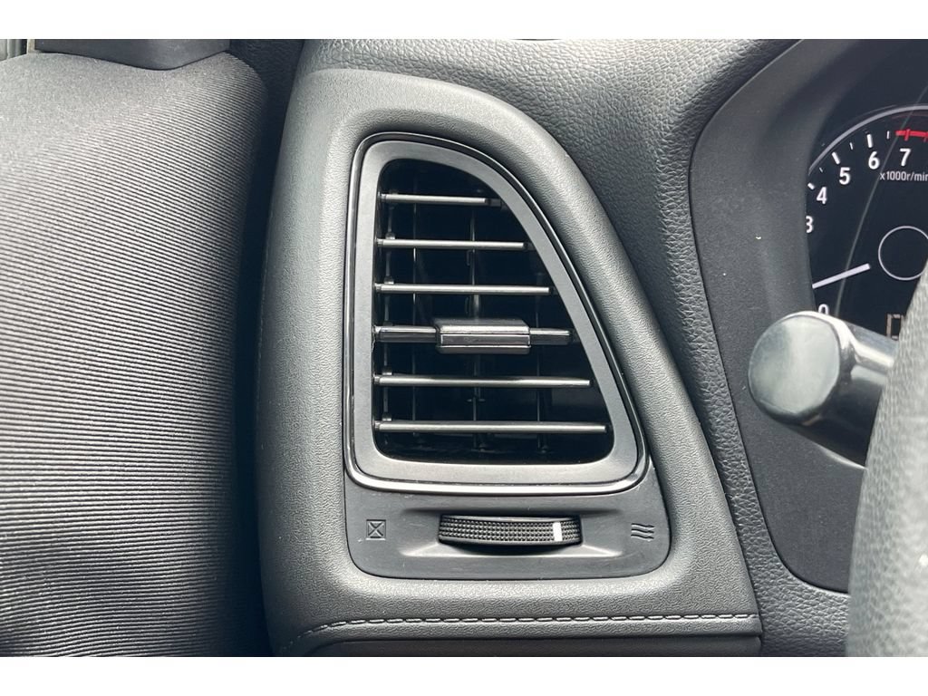 Certified 2017 Honda HR-V LX image 28