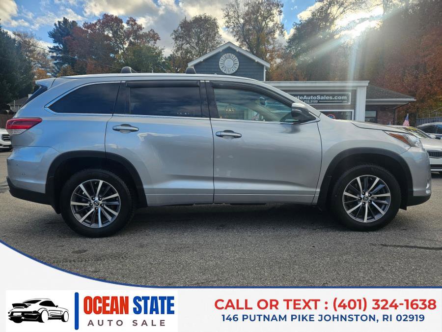 Used 2017 Toyota Highlander XLE image 5