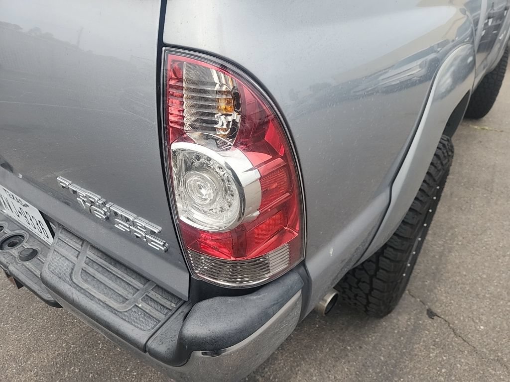 Used 2015 Toyota Tacoma PreRunner w/ SR5 Package RWD image 14
