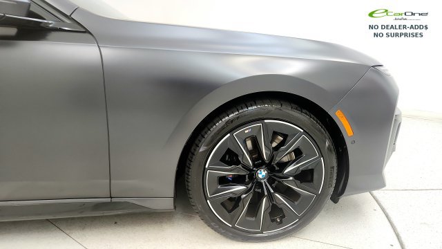 Used 2023 BMW 740i w/ Parking Assistance Package RWD image 21