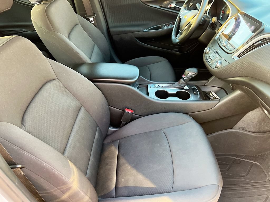 Used 2024 Chevrolet Malibu RS w/ LPO, Floor Liner Package FWD image 24