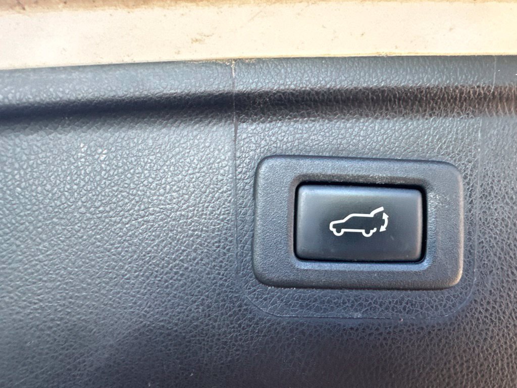 Used 2017 Subaru Outback 2.5i Touring w/ Popular Package #5A AWD/4WD image 13