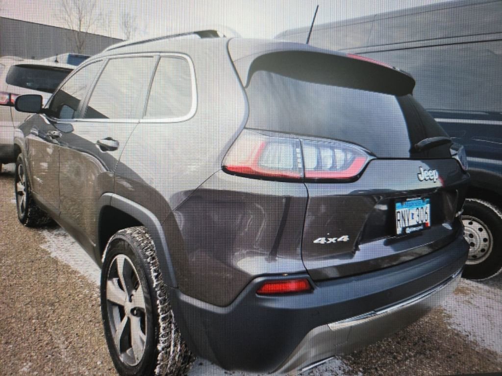 Used 2019 Jeep Cherokee Limited image 4
