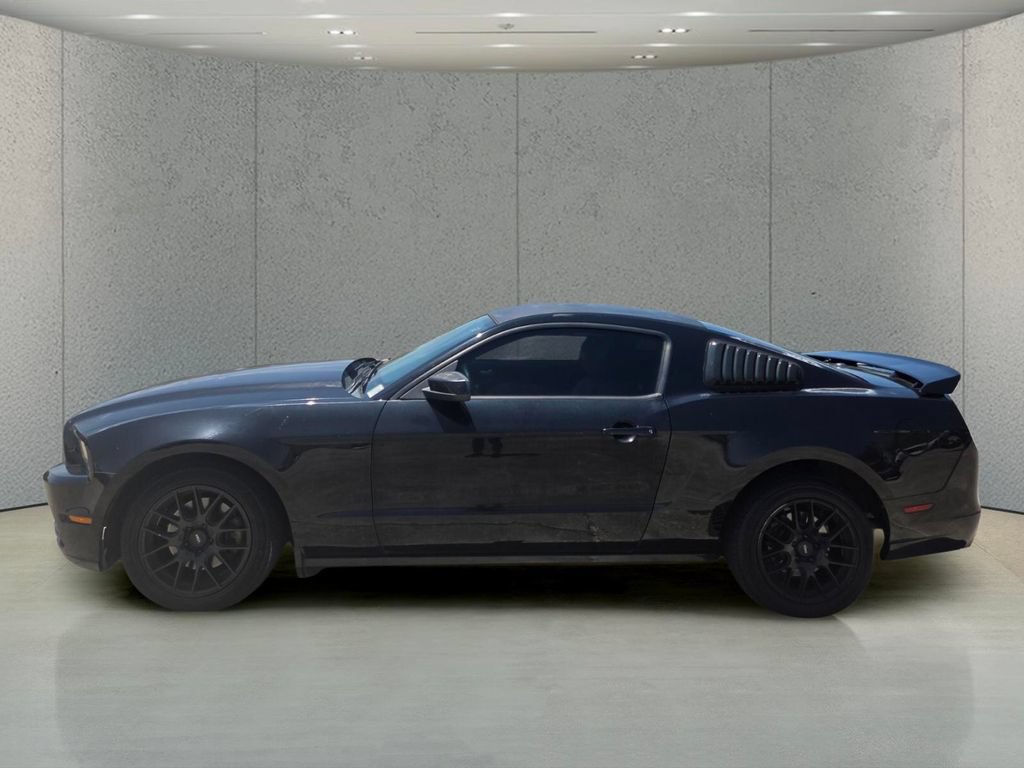 Used 2014 Ford Mustang Premium RWD image 2