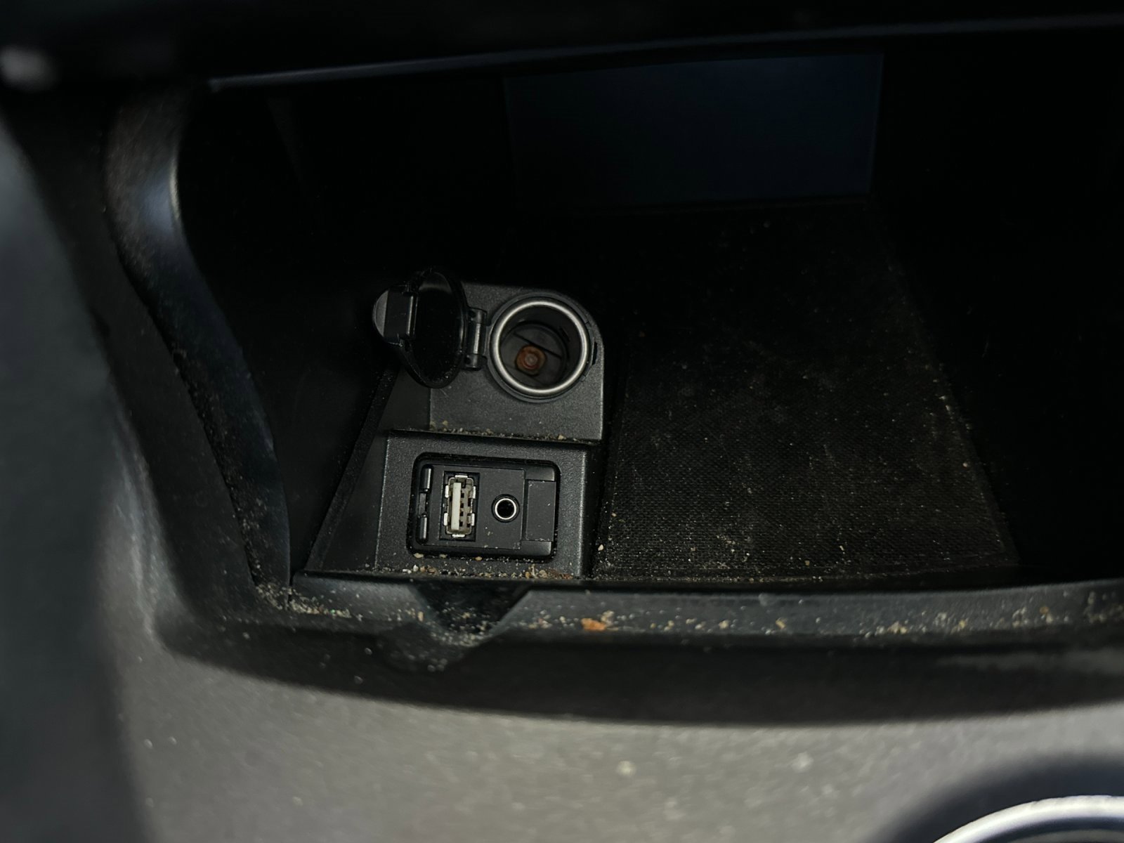 Used 2017 Toyota Camry SE image 25