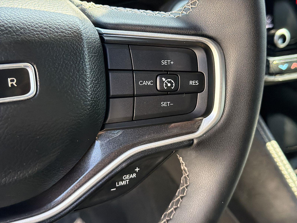 Used 2023 Jeep Wagoneer 4WD image 36