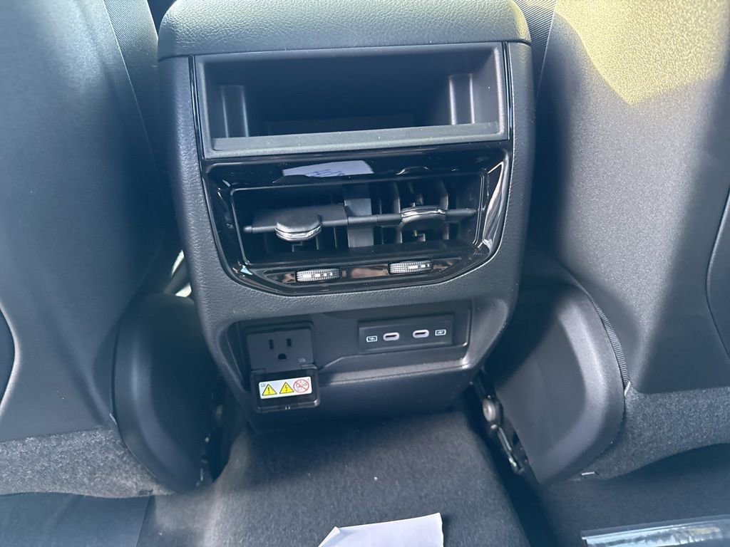 New 2026 Jeep Grand Cherokee Laredo image 22