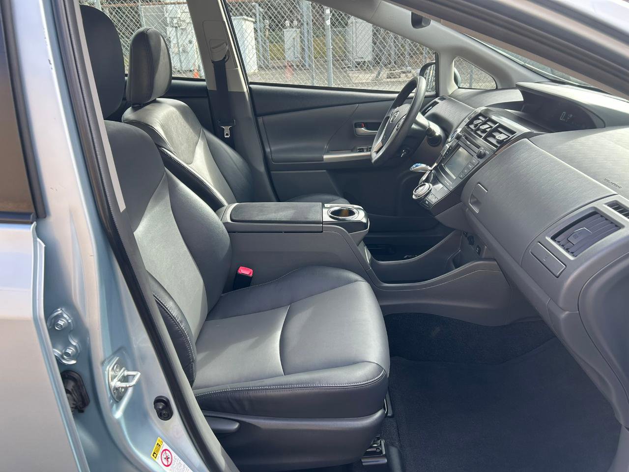 Used 2012 Toyota Prius V Five image 18