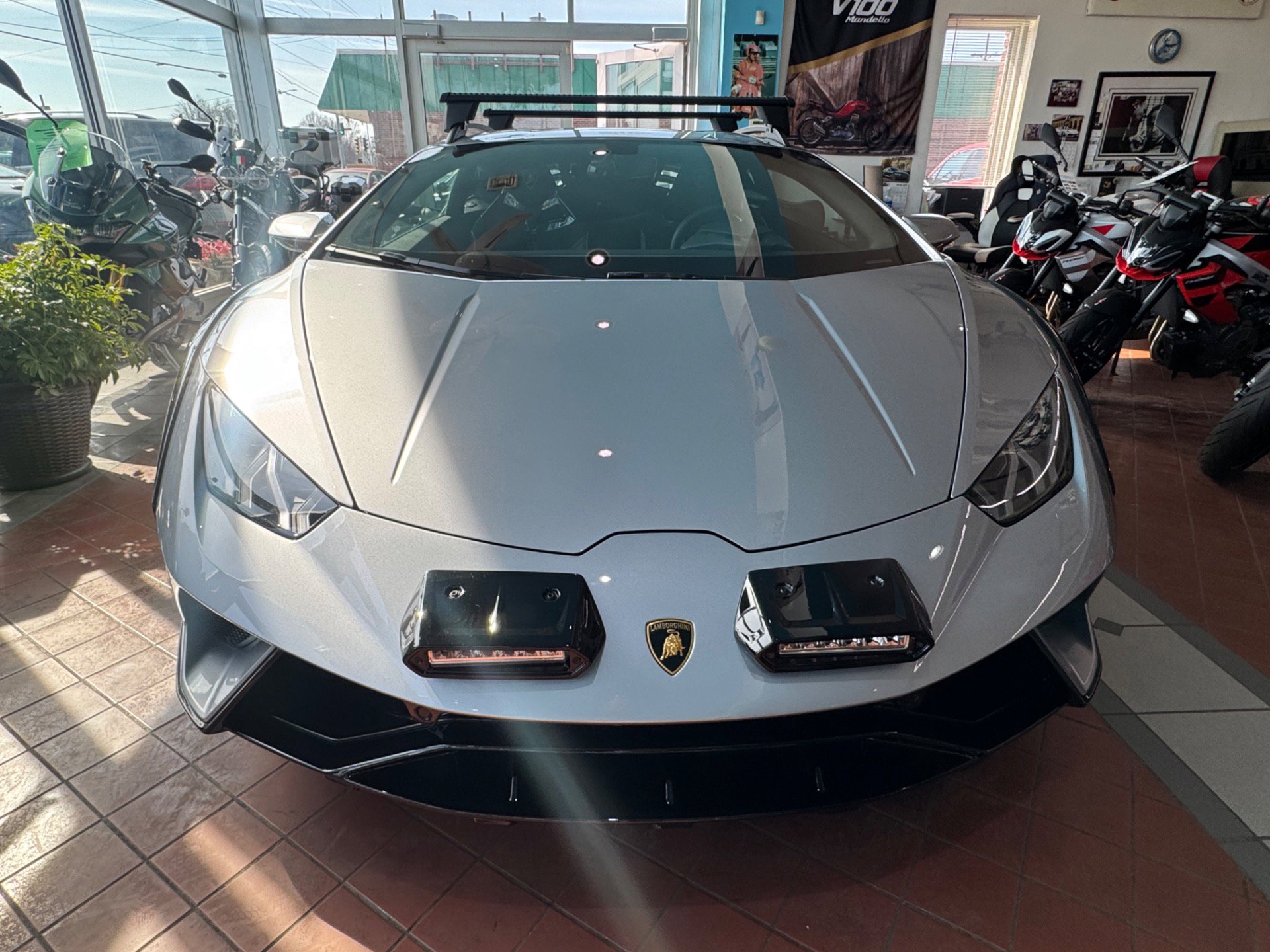 Used 2024 Lamborghini Huracan Sterrato image 2