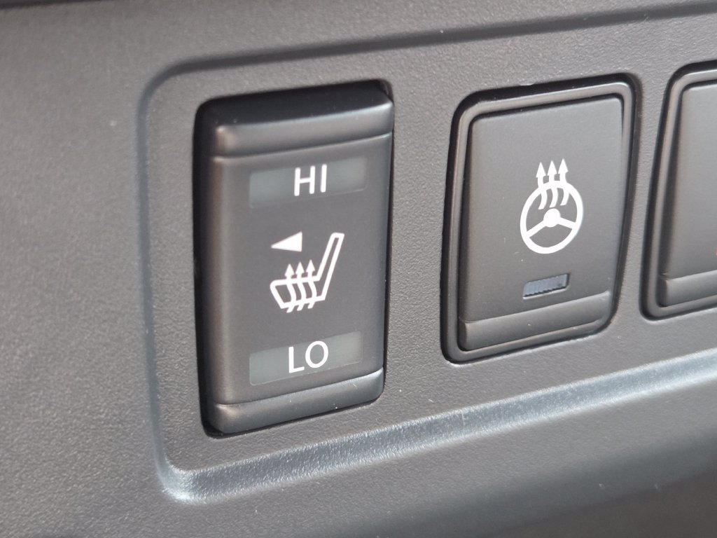 New 2026 Nissan Frontier SV w/ All-Weather Content Package AWD/4WD image 4