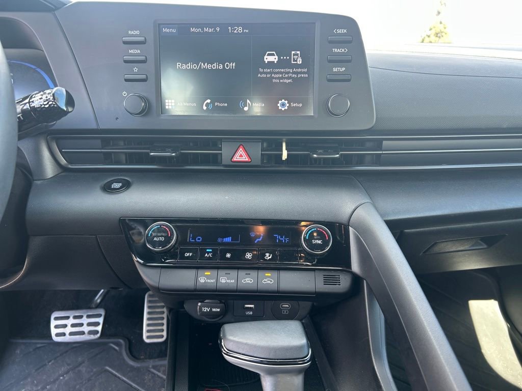 Used 2025 Hyundai Elantra Sport image 22