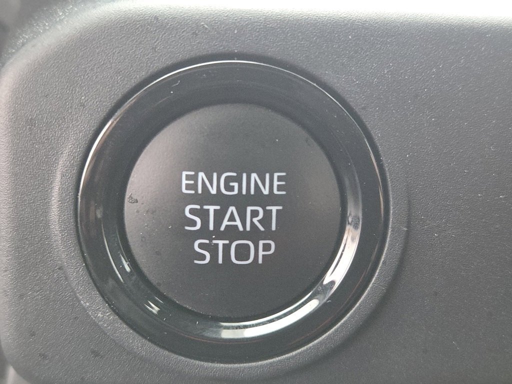 Used 2025 Toyota Tacoma SR5 w/ SR5 Upgrade Package image 37