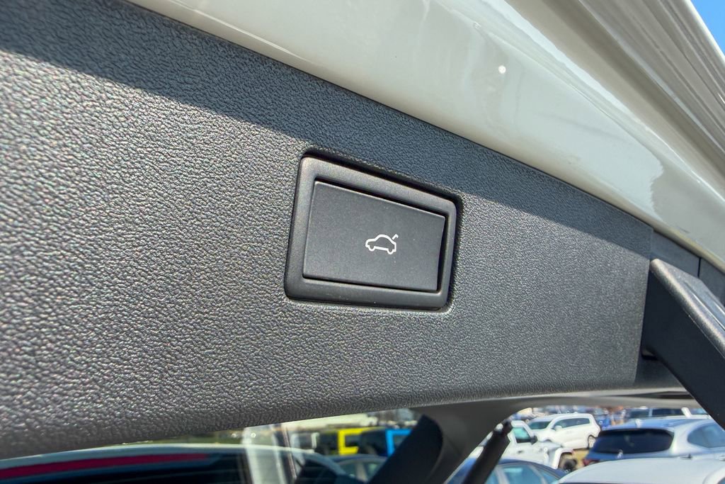 New 2026 Volkswagen Tiguan SEL R-Line image 29