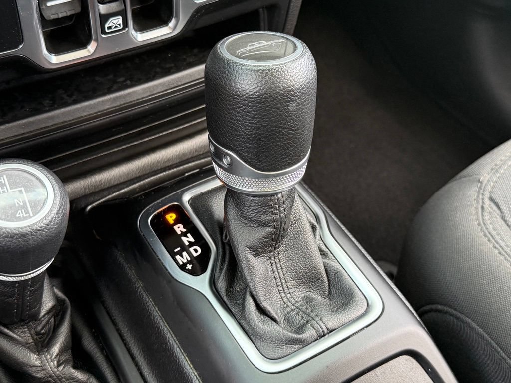 Used 2021 Jeep Gladiator Sport AWD/4WD image 23