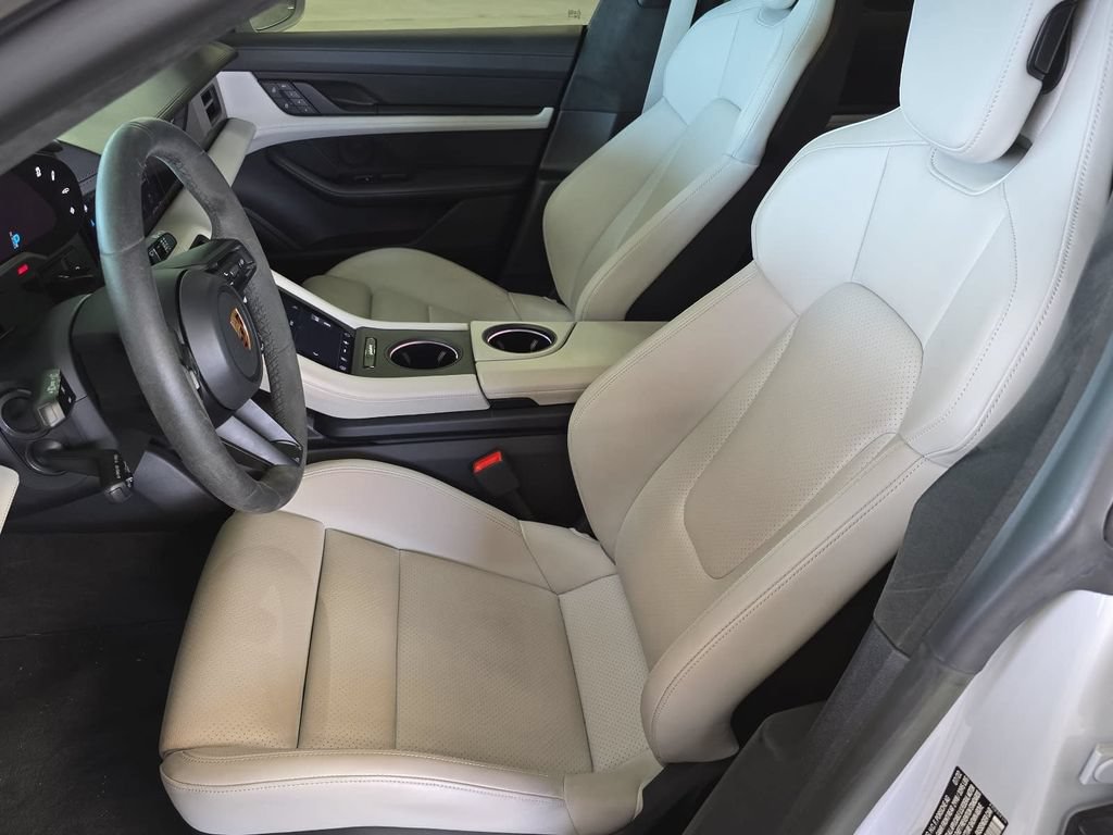 Certified 2022 Porsche Taycan GTS w/ Premium Package (P6U) AWD/4WD image 5