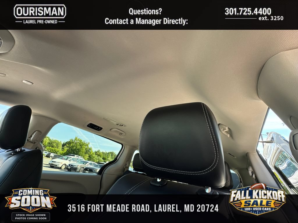 Used 2024 Chrysler Pacifica Limited FWD image 17
