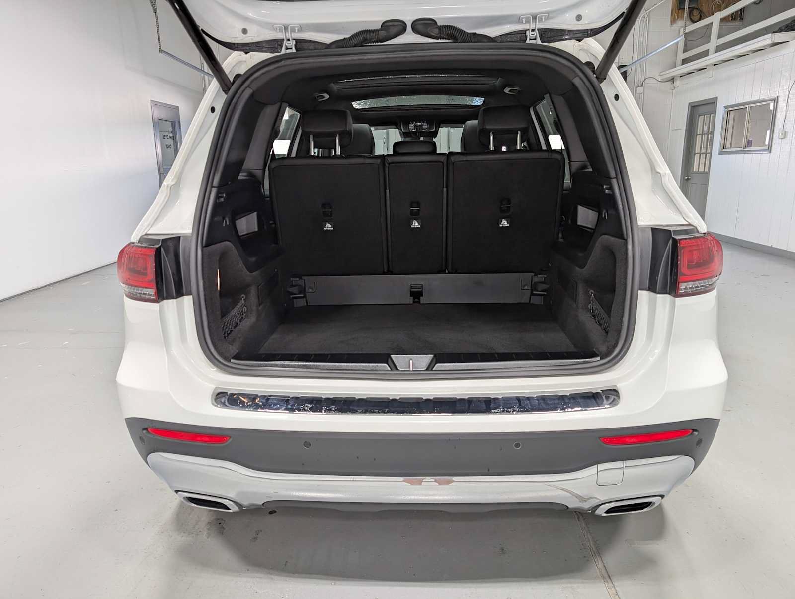 Used 2022 Mercedes-Benz GLB 250 4MATIC image 34