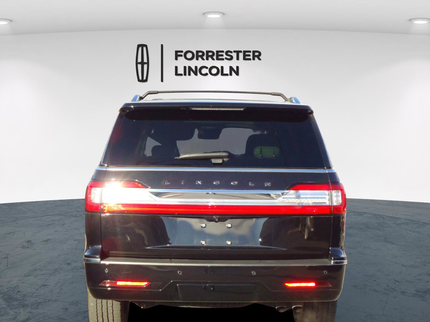 Used 2020 Lincoln Navigator Black Label w/ Cargo Convenience Package AWD/4WD image 4