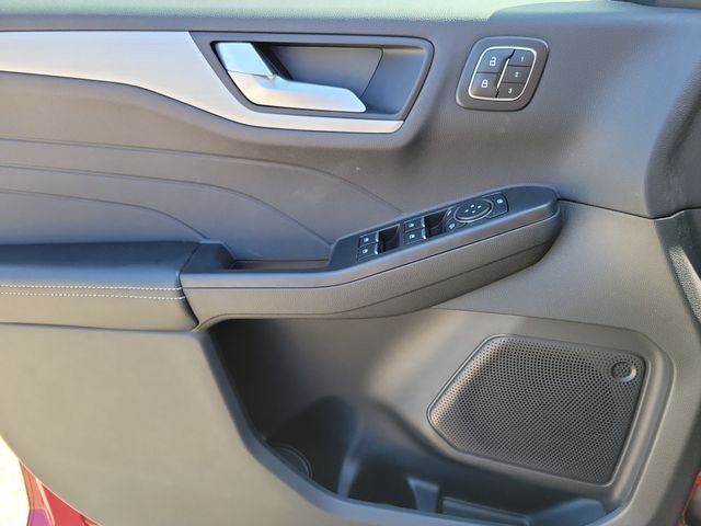 Used 2025 Ford Escape Platinum AWD/4WD image 18