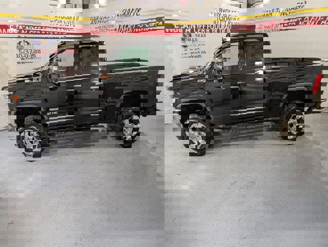 Used 2018 GMC Sierra 2500 SLT w/ Snow Plow Prep Package image 4