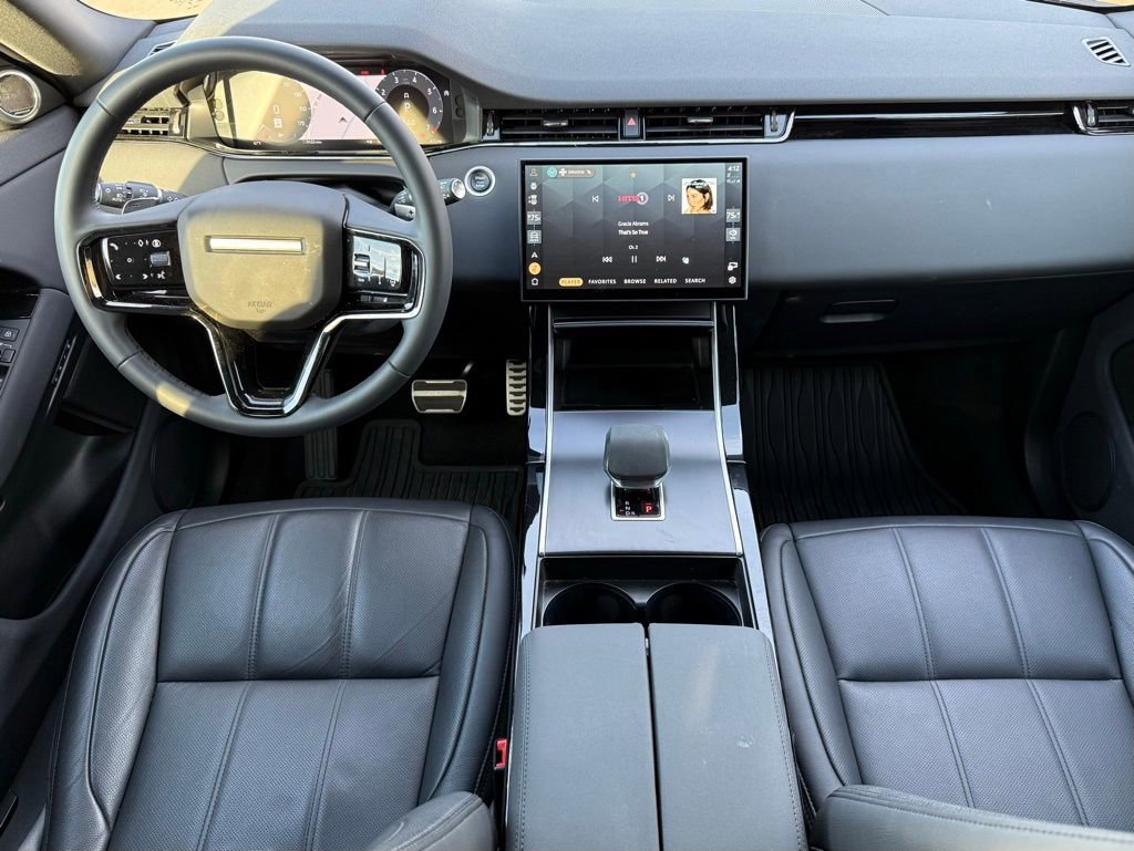 Certified 2026 Land Rover Range Rover Evoque Dynamic SE AWD/4WD image 17