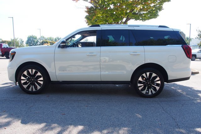 Certified 2026 Ford Expedition Platinum w/ Driver's Package AWD/4WD image 4