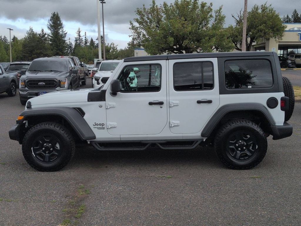 Used 2018 Jeep Wrangler Unlimited Sport AWD/4WD image 2