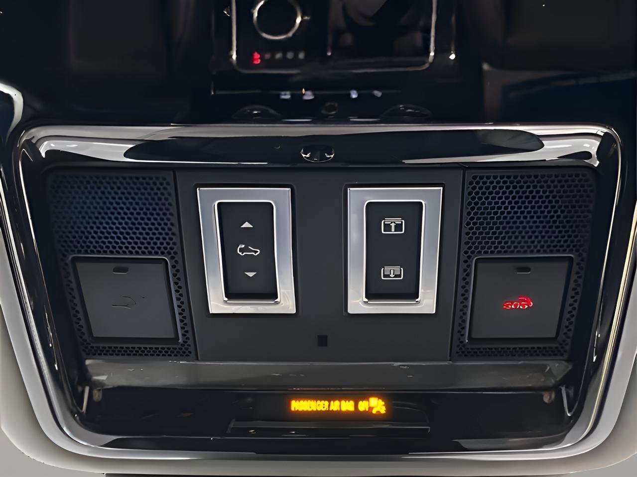 Used 2018 Land Rover Range Rover Velar S image 19