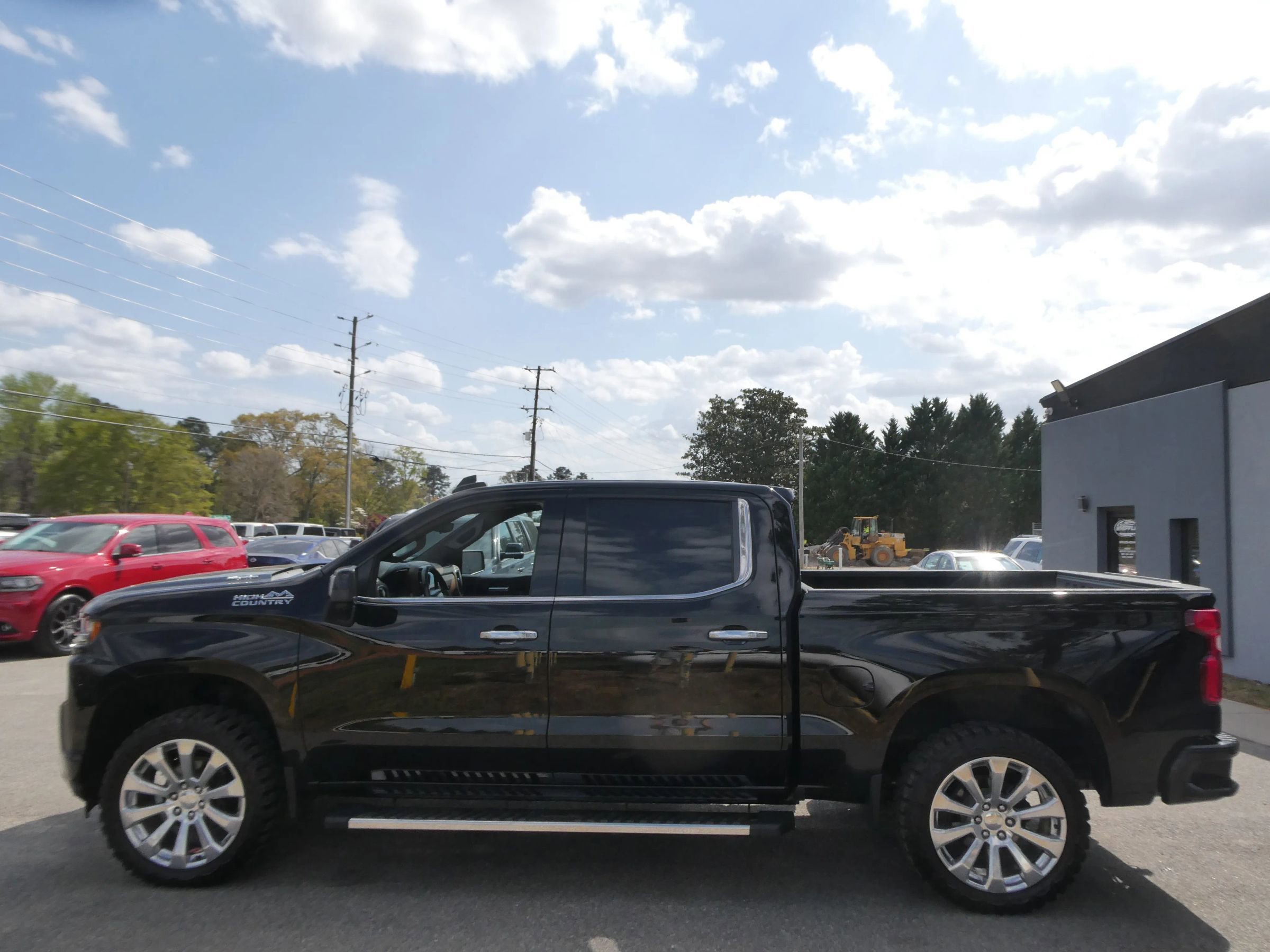Used 2020 Chevrolet Silverado 1500 High Country w/ Technology Package AWD/4WD image 9