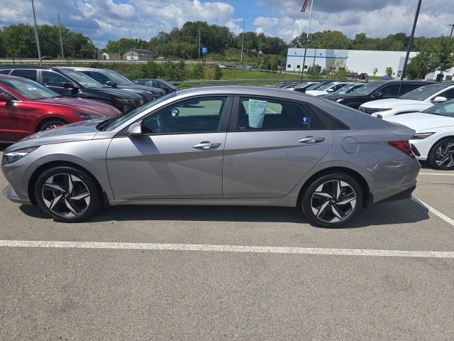 Certified 2023 Hyundai Elantra SEL w/ Convenience Package FWD image 2