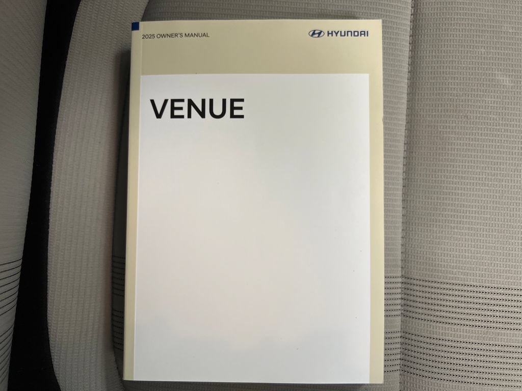 Used 2025 Hyundai Venue SEL FWD image 34