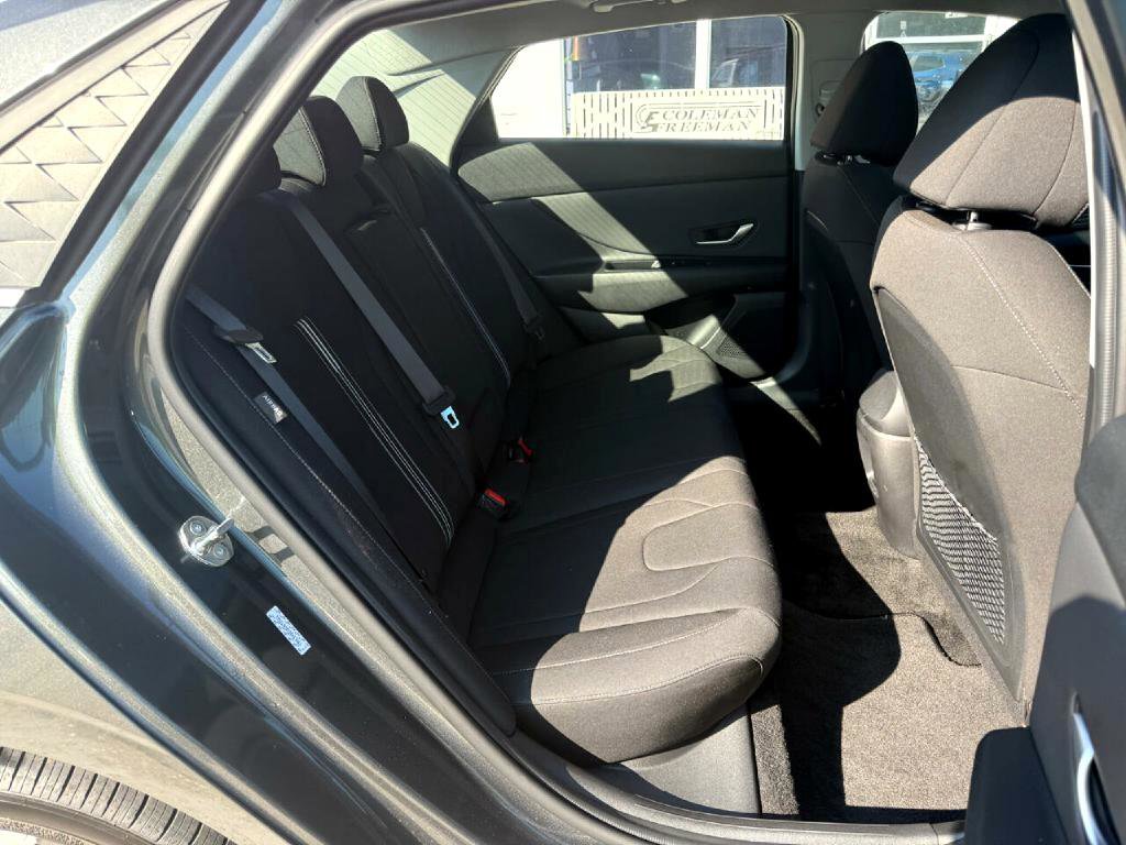 Used 2024 Hyundai Elantra SEL w/ Convenience Package image 12