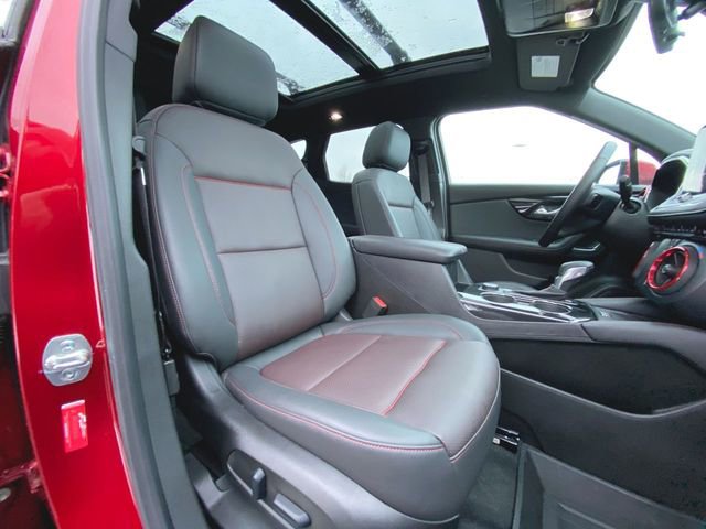 Used 2025 Chevrolet Blazer RS w/ Driver Confidence II Package image 28