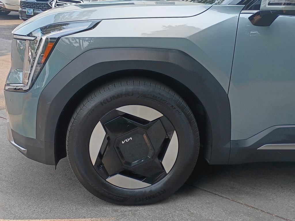 Certified 2024 Kia EV9 Wind AWD/4WD image 8